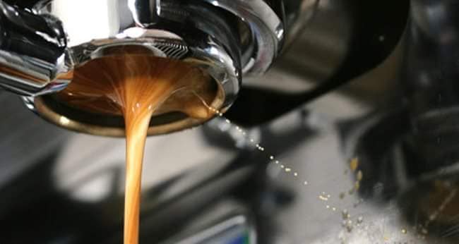 Uneven espresso extraction and channeling الاستخلاص الغير متزن